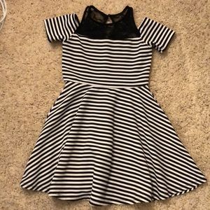 Girls Ava and Yelly Special Occasion Dress Size 8
